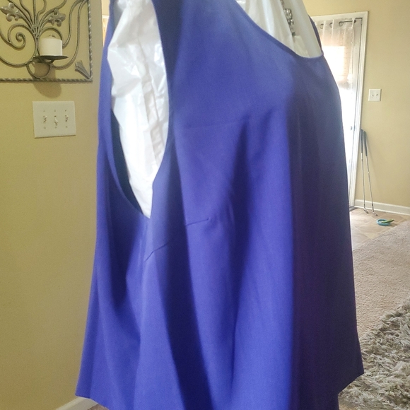 Woman's 3 piece suit - Picture 4 of 14